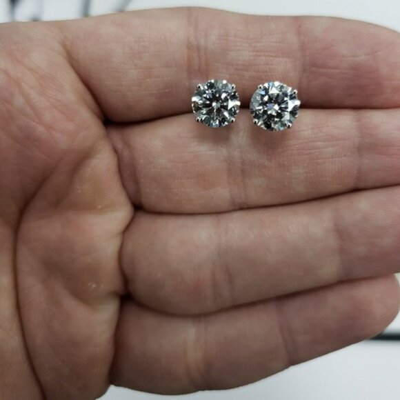 18Kt Gold 4.80 Ct IGI Certified Lab Grown Diamond Studs Earrings - Picture 1 of 6